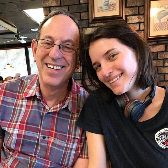 Meet your Posher, Lisa - Picture 6 of 6